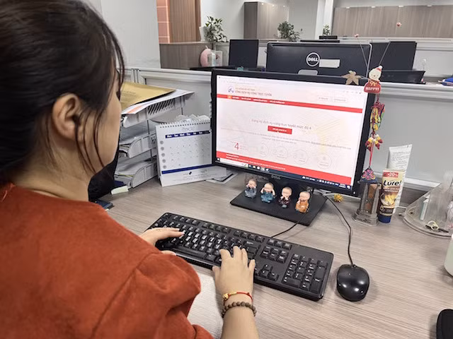 Bộ GTVT chỉ đạo “nóng” về việc khó đổi giấy phép lái xe qua mạng