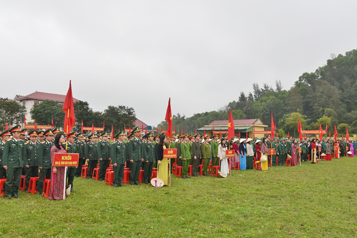Lãnh đạo Hà Tĩnh, Bộ Quốc phòng dự lễ giao nhận quân tại các địa phương
