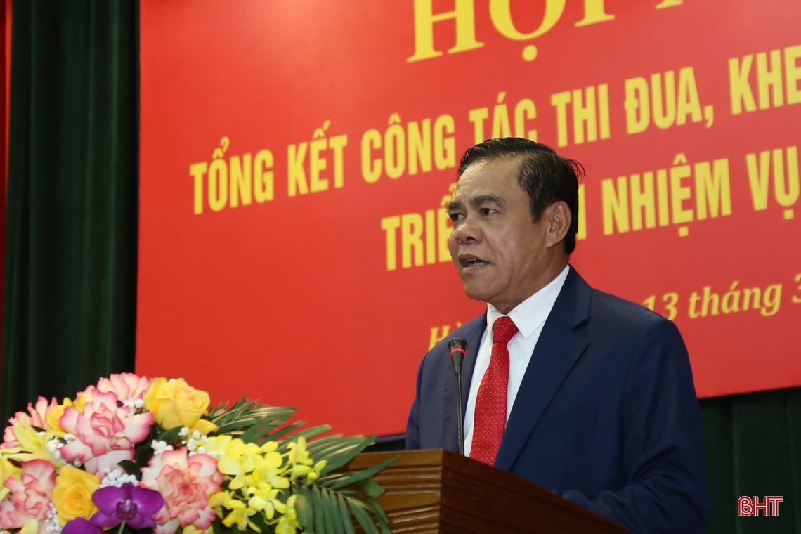 Hà Tĩnh đoàn kết, chung sức thực hiện tốt các phong trào thi đua yêu nước