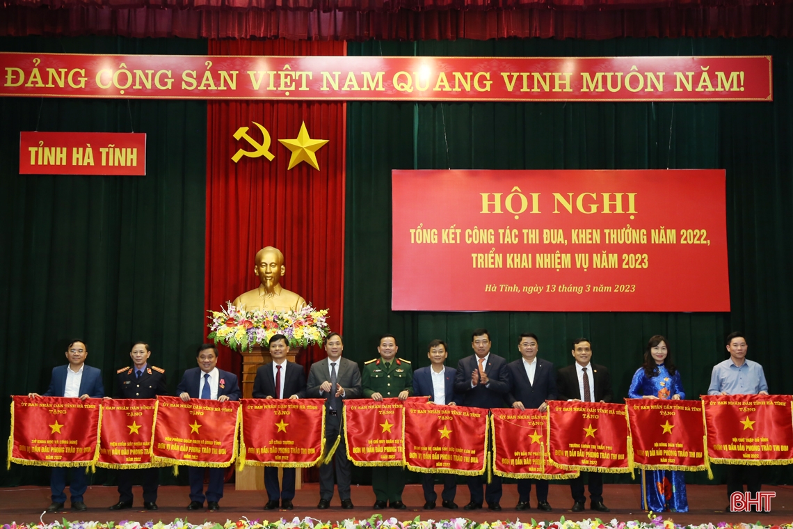 Hà Tĩnh đoàn kết, chung sức thực hiện tốt các phong trào thi đua yêu nước