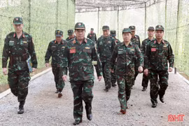 Phó Tổng Tham mưu trưởng QĐND Việt Nam kiểm tra diễn tập Khu vực phòng thủ tỉnh Hà Tĩnh