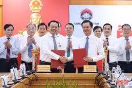 Hà Tĩnh và Trường Cao đẳng Công nghệ cao Hà Nội ký thỏa thuận hợp tác phát triển