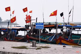 Chủ động ứng phó với gió mạnh, sóng lớn trên vùng biển Hà Tĩnh