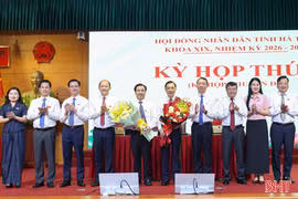 HĐND tỉnh Hà Tĩnh kiện toàn nhân sự UBND tỉnh, thông qua 4 nghị quyết chuyên đề