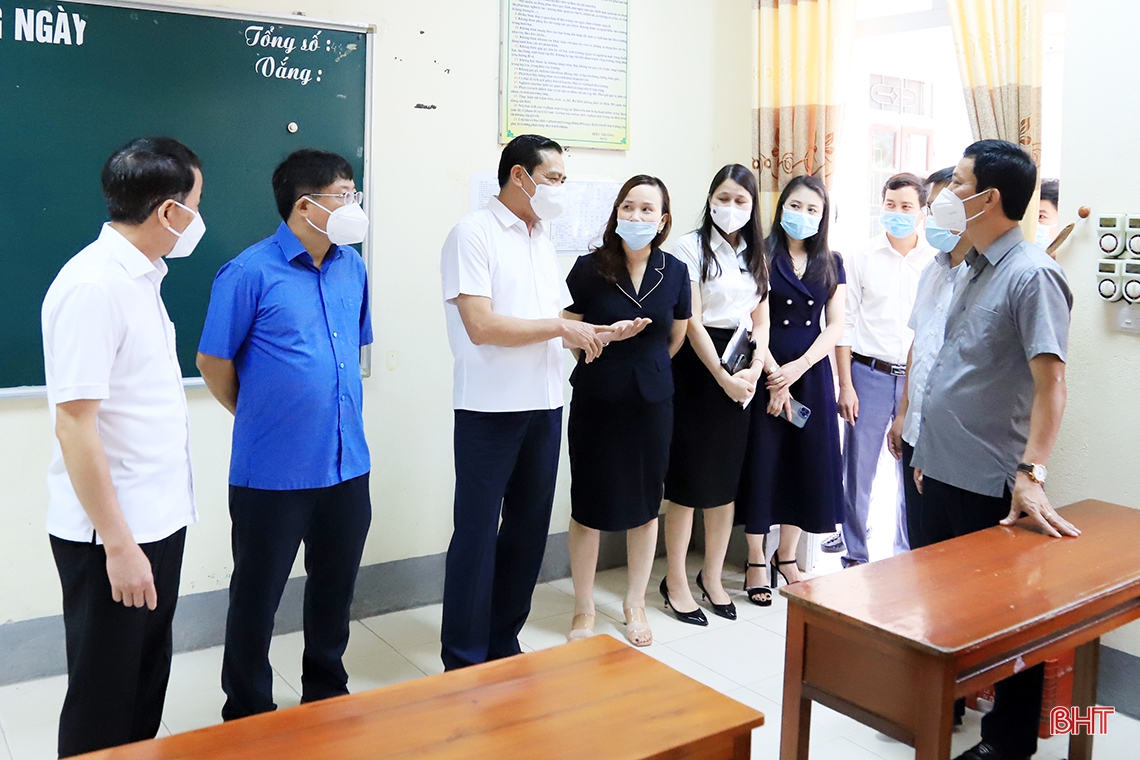 Chủ tịch UBND tỉnh: Bám sát diễn biến dịch bệnh, linh hoạt thực hiện các phương án dạy và học