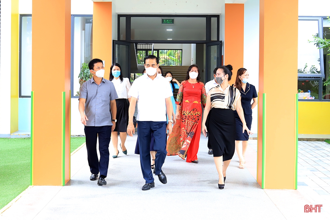Chủ tịch UBND tỉnh: Bám sát diễn biến dịch bệnh, linh hoạt thực hiện các phương án dạy và học