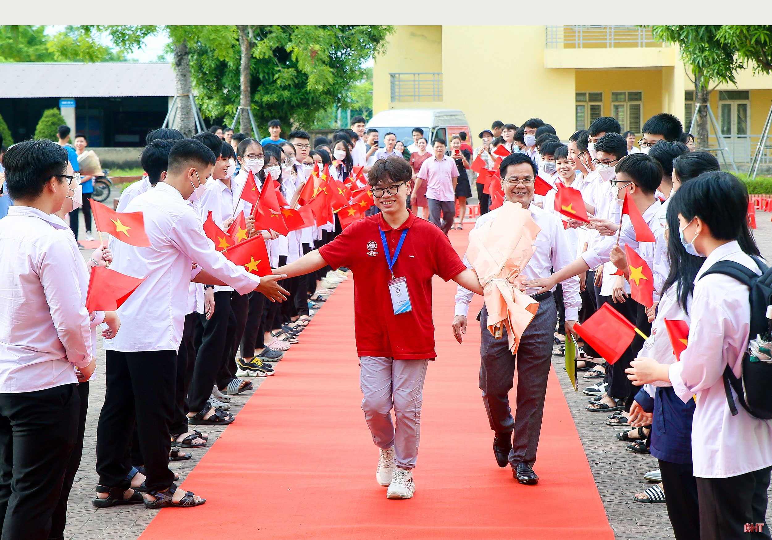 “Chàng trai vàng Hóa học” và giấc mơ khắc tên trên bảng vàng