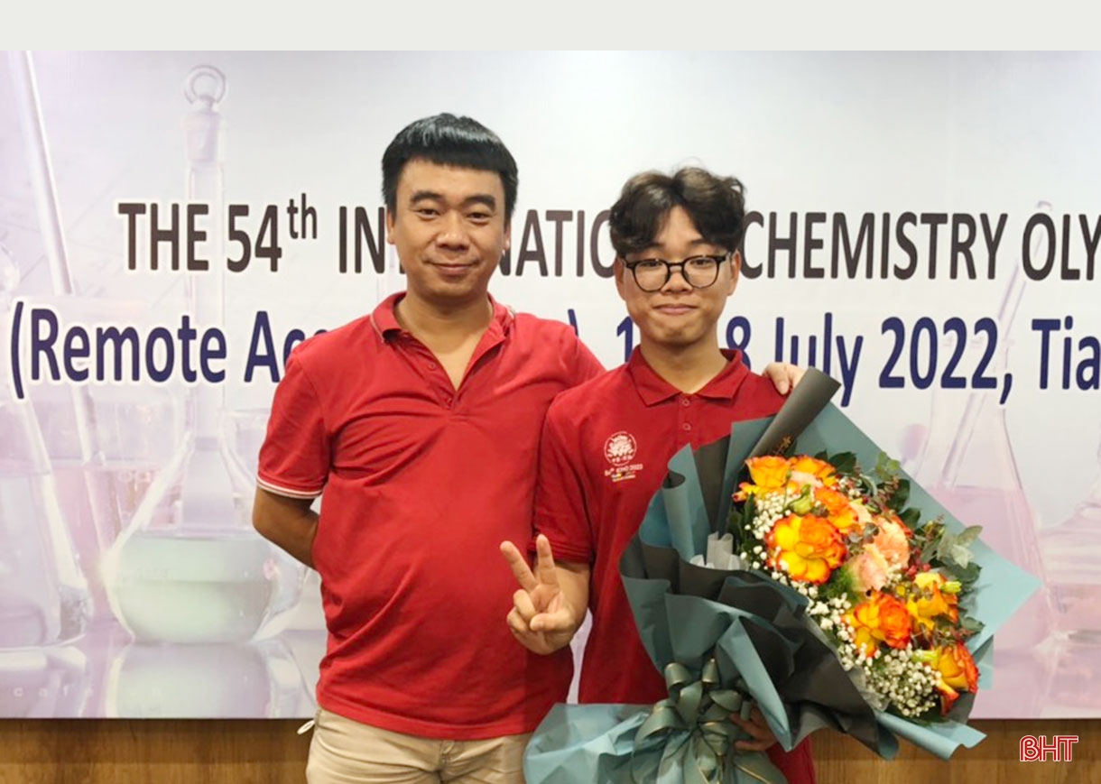 “Chàng trai vàng Hóa học” và giấc mơ khắc tên trên bảng vàng