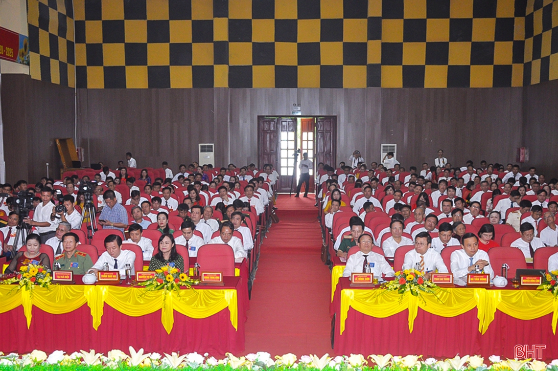 38 đồng chí được bầu vào Ban Chấp hành Đảng bộ huyện Hương Khê nhiệm kỳ 2020 - 2025
