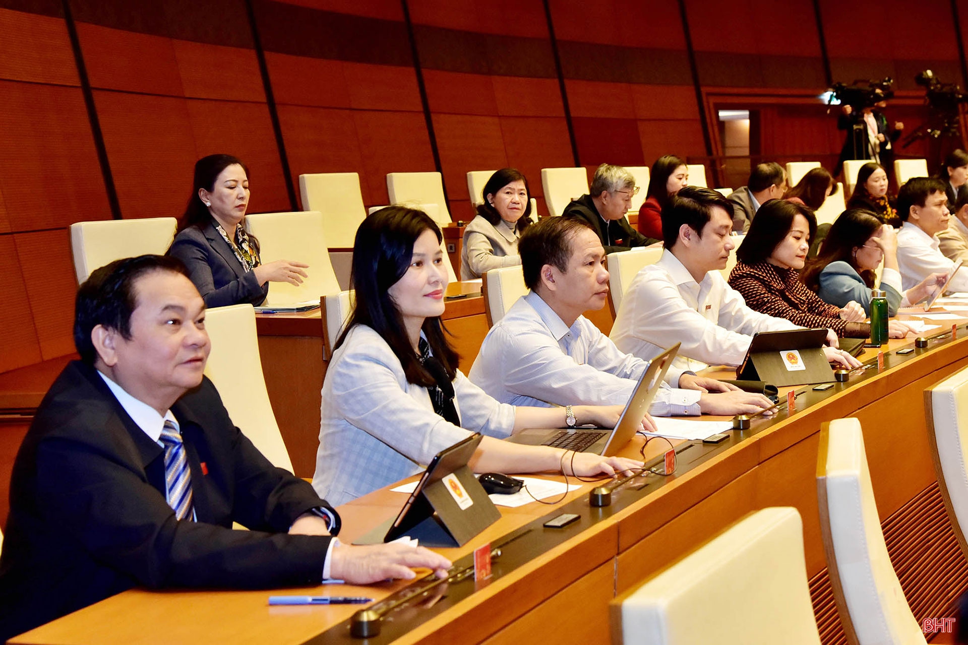 Gắn bó mật thiết, đưa tiếng nói của cử tri đến nghị trường