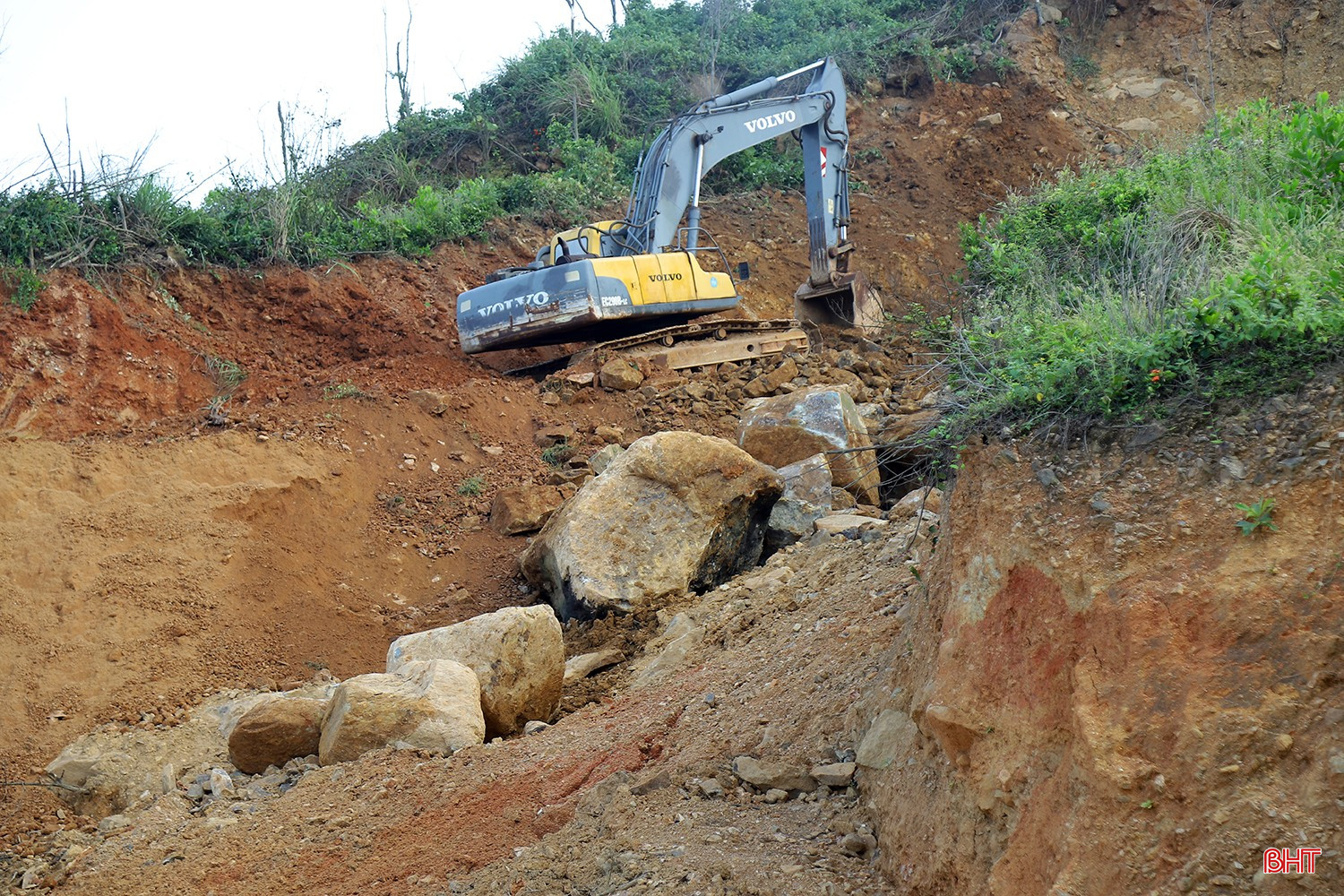 bqbht_br_sat-lo-duong-ven-bien-ha-tinh-5.jpg