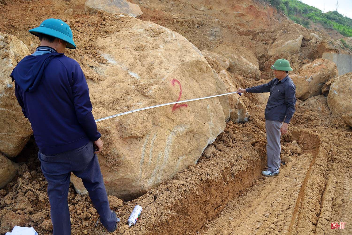 bqbht_br_sat-lo-duong-ven-bien-ha-tinh-17.jpg