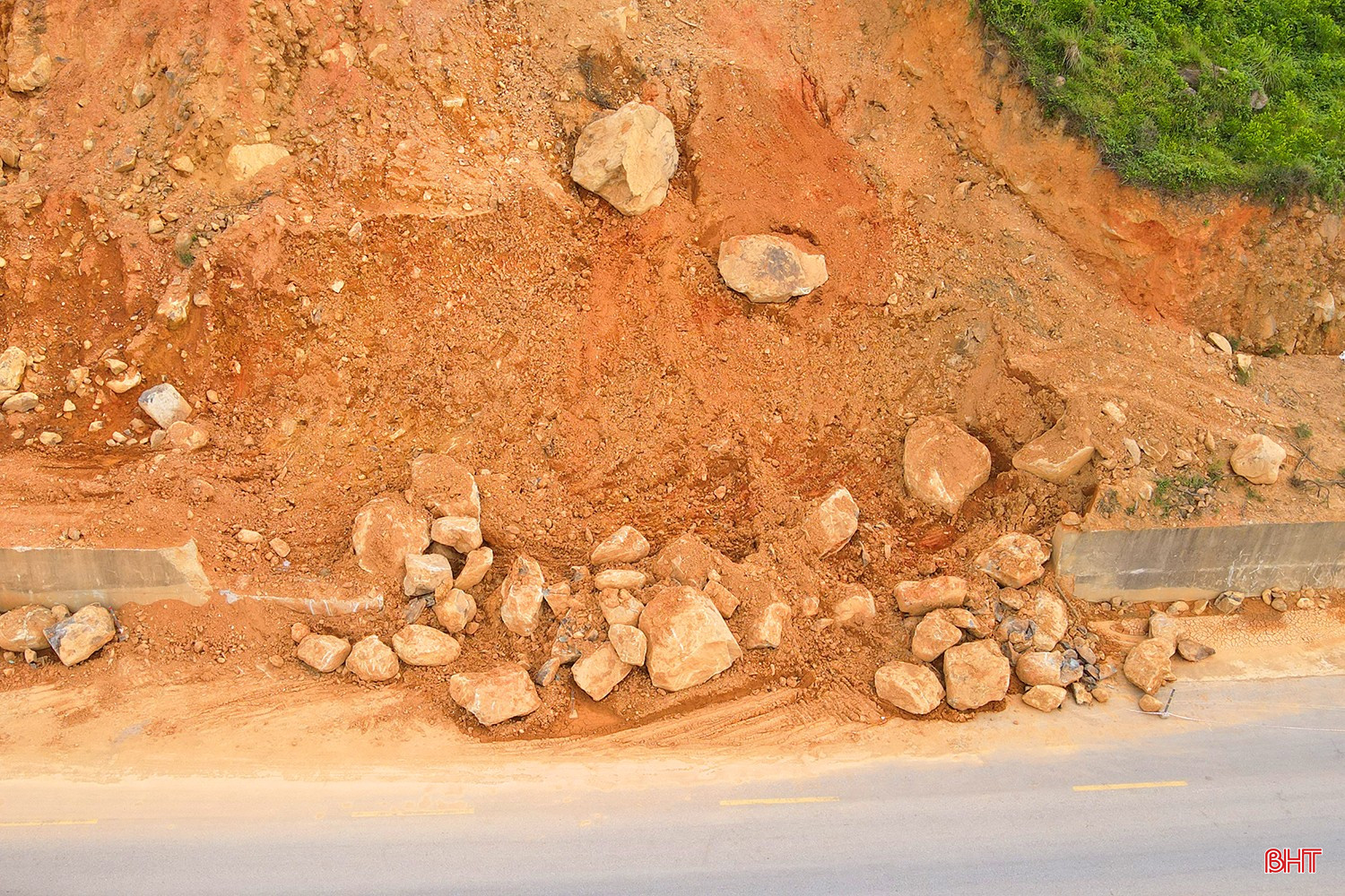 bqbht_br_sat-lo-duong-ven-bien-ha-tinh-3.jpg