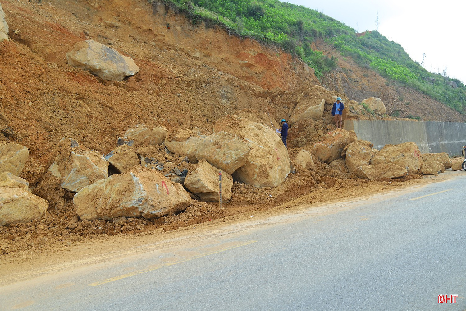 bqbht_br_sat-lo-duong-ven-bien-ha-tinh-21.jpg