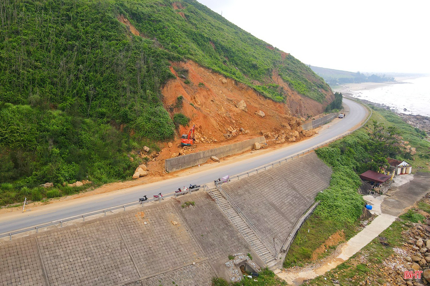 bqbht_br_sat-lo-duong-ven-bien-ha-tinh.jpg