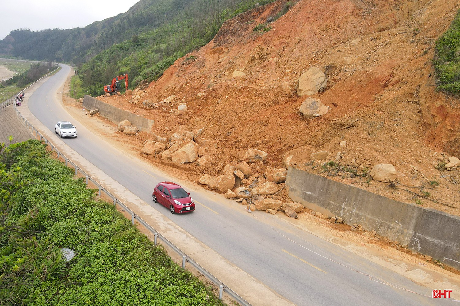 bqbht_br_sat-lo-duong-ven-bien-ha-tinh-6.jpg