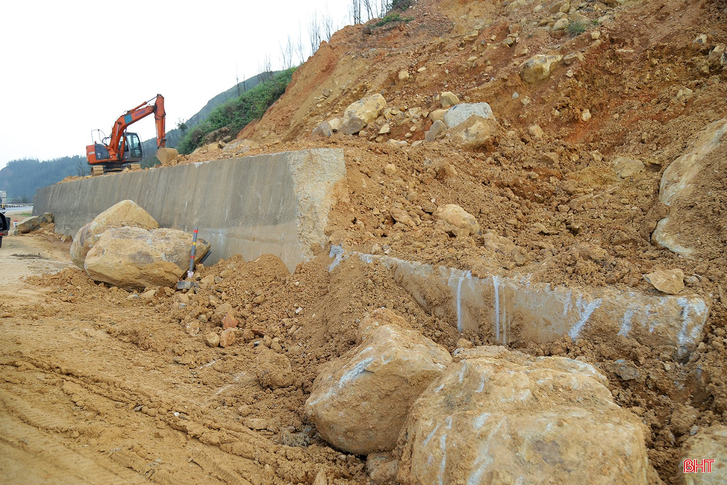 bqbht_br_sat-lo-duong-ven-bien-ha-tinh-12.jpg