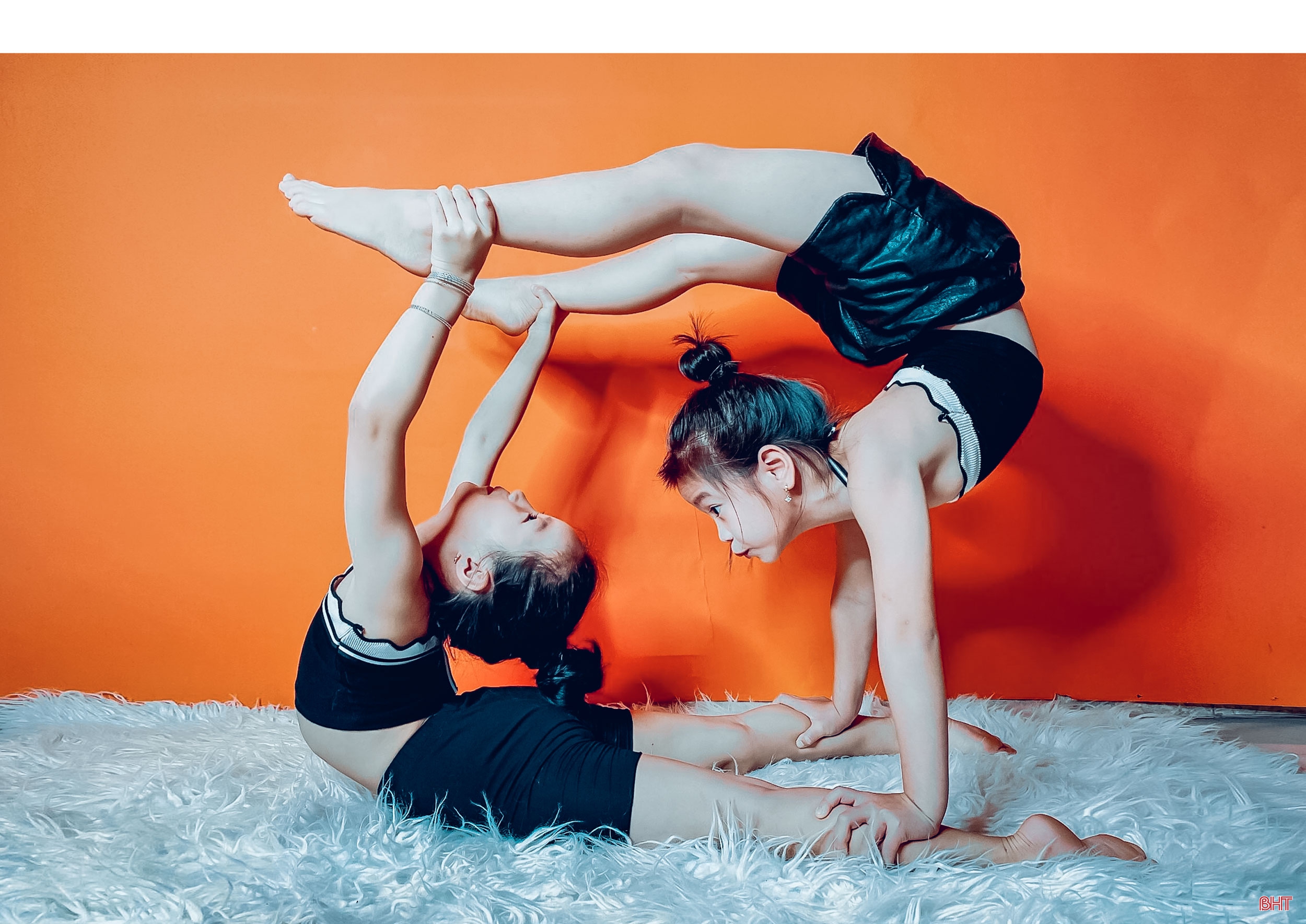 Cô giáo 9X dạy múa chuyên nghiệp cho trẻ em nông thôn Hà Tĩnh