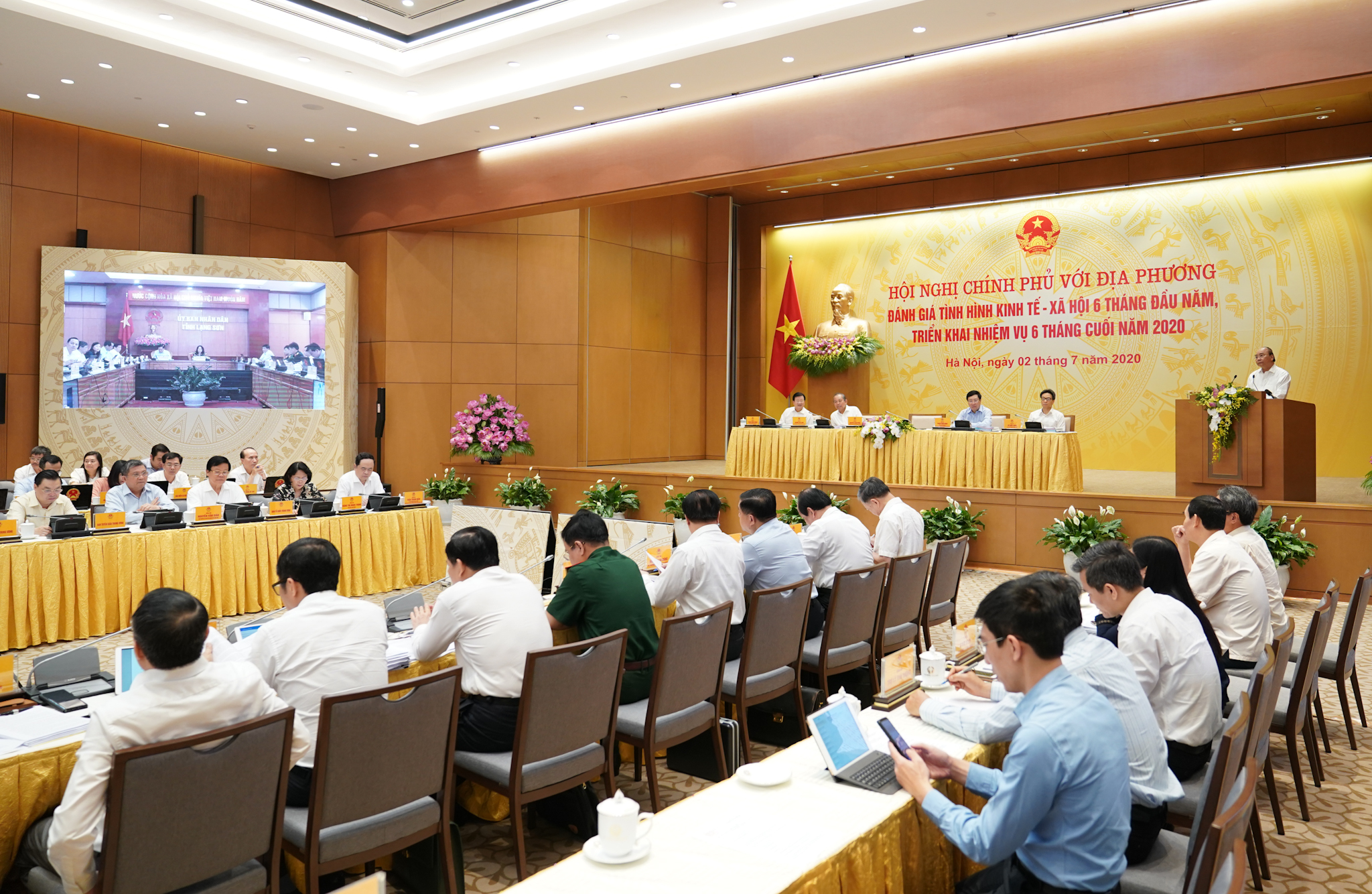 Lãnh đạo Hà Tĩnh họp trực tuyến Chính phủ bàn về tình hình kinh tế - xã hội