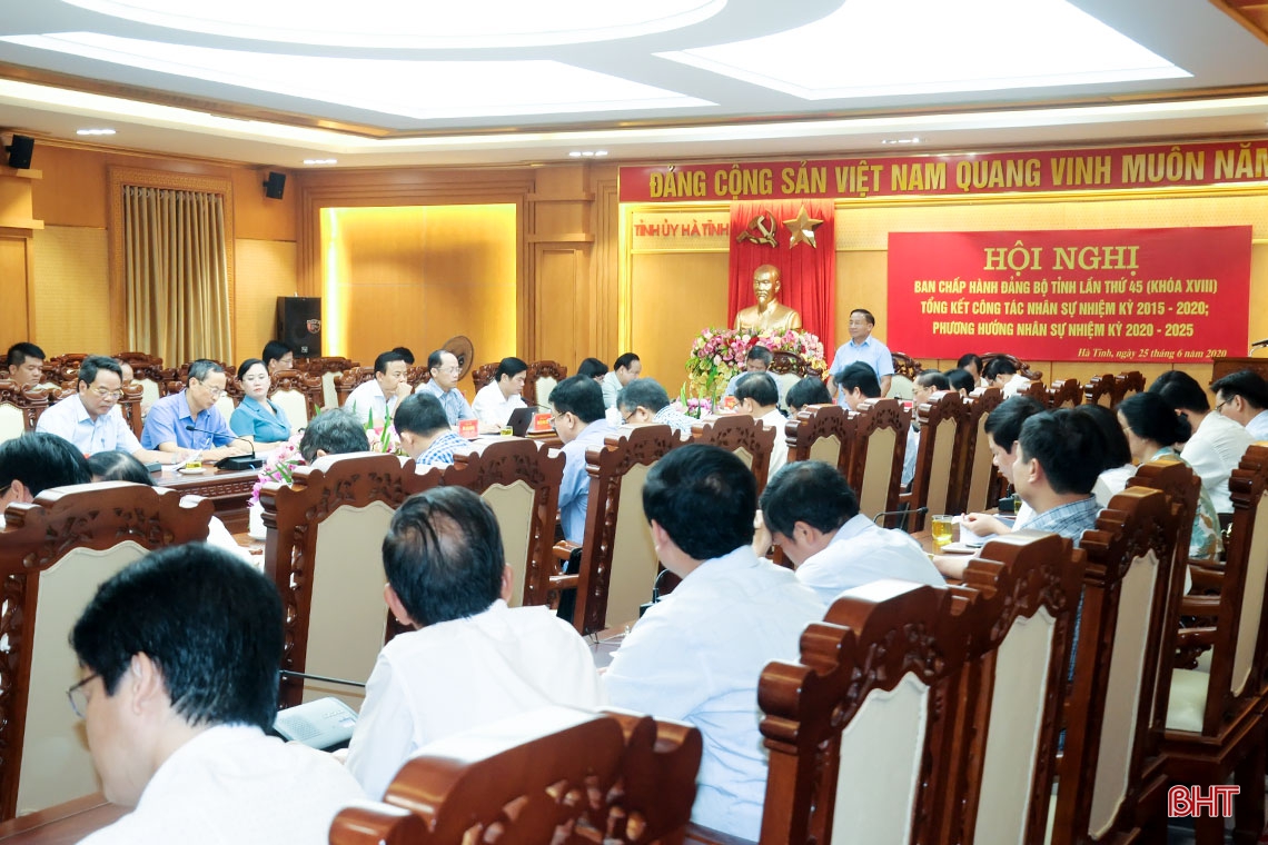 Tập trung xây dựng đề án nhân sự đảm bảo chất lượng trình Đại hội Đảng bộ tỉnh Hà Tĩnh lần thứ XIX