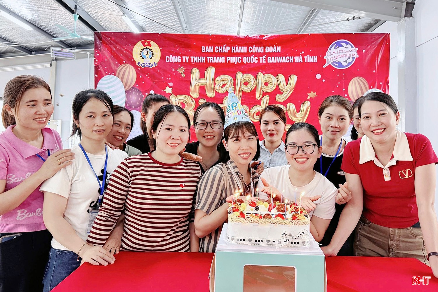 BCH Công đoàn Công ty TNHH Trang phục quốc tế Gaiwach Hà Tĩnh tổ chức sinh nhật cho công nhân.