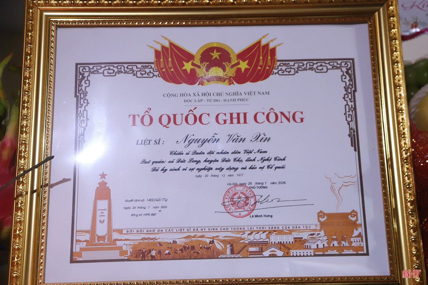 Tổ quốc ghi công xứng đáng cho những hy sinh, cống hiến của liệt sĩ Nguyễn Văn Xin và gia đình.