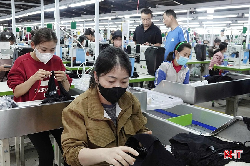 Việc thành lập CĐCS đáp ứng nhu cầu, nguyện vọng của người lao động Công ty TNHH Trang phục quốc tế Gaiwach Hà Tĩnh.