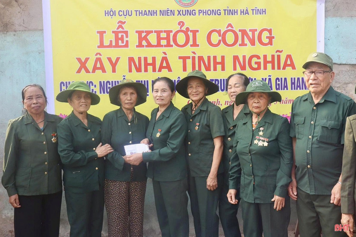 Ấm áp nghĩa tình đồng đội của các cựu TNXP.