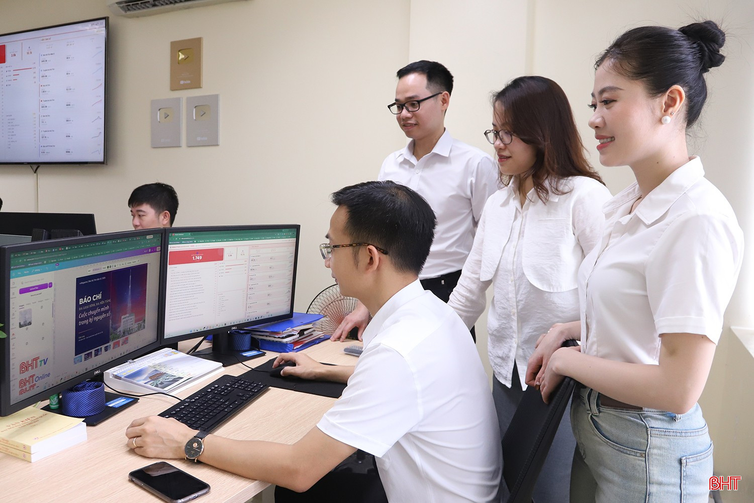 AI hỗ trợ đắc lực trong công việc của các thành viên Tổ Nội dung số.
