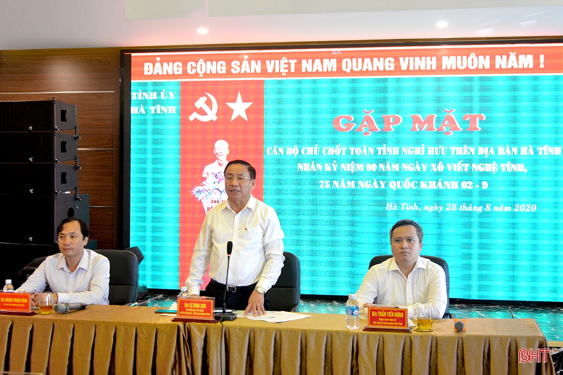 Hà Tĩnh gặp mặt cán bộ chủ chốt toàn tỉnh nghỉ hưu trên địa bàn