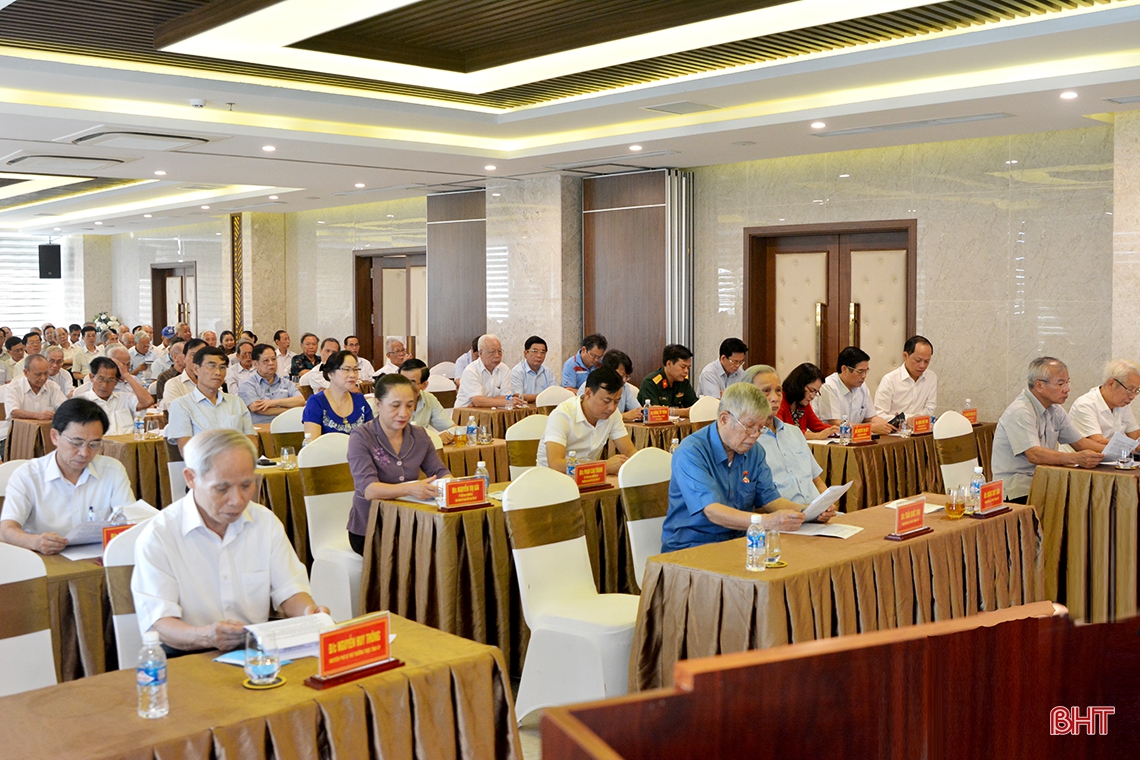 Hà Tĩnh gặp mặt cán bộ chủ chốt toàn tỉnh nghỉ hưu trên địa bàn