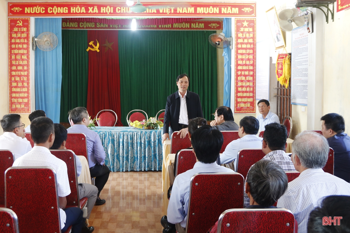 Nguyên Chủ tịch nước Trương Tấn Sang khảo sát xây nhà tránh lũ tại Hà Tĩnh
