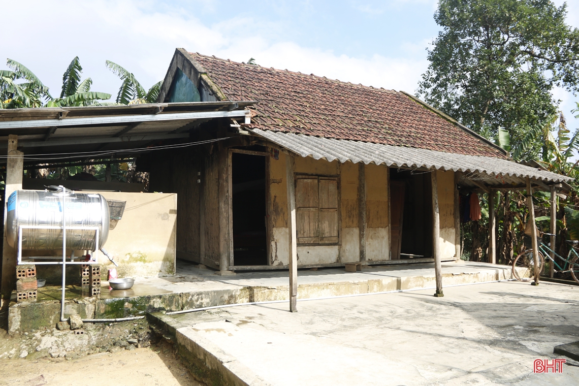 Nguyên Chủ tịch nước Trương Tấn Sang khảo sát xây nhà tránh lũ tại Hà Tĩnh