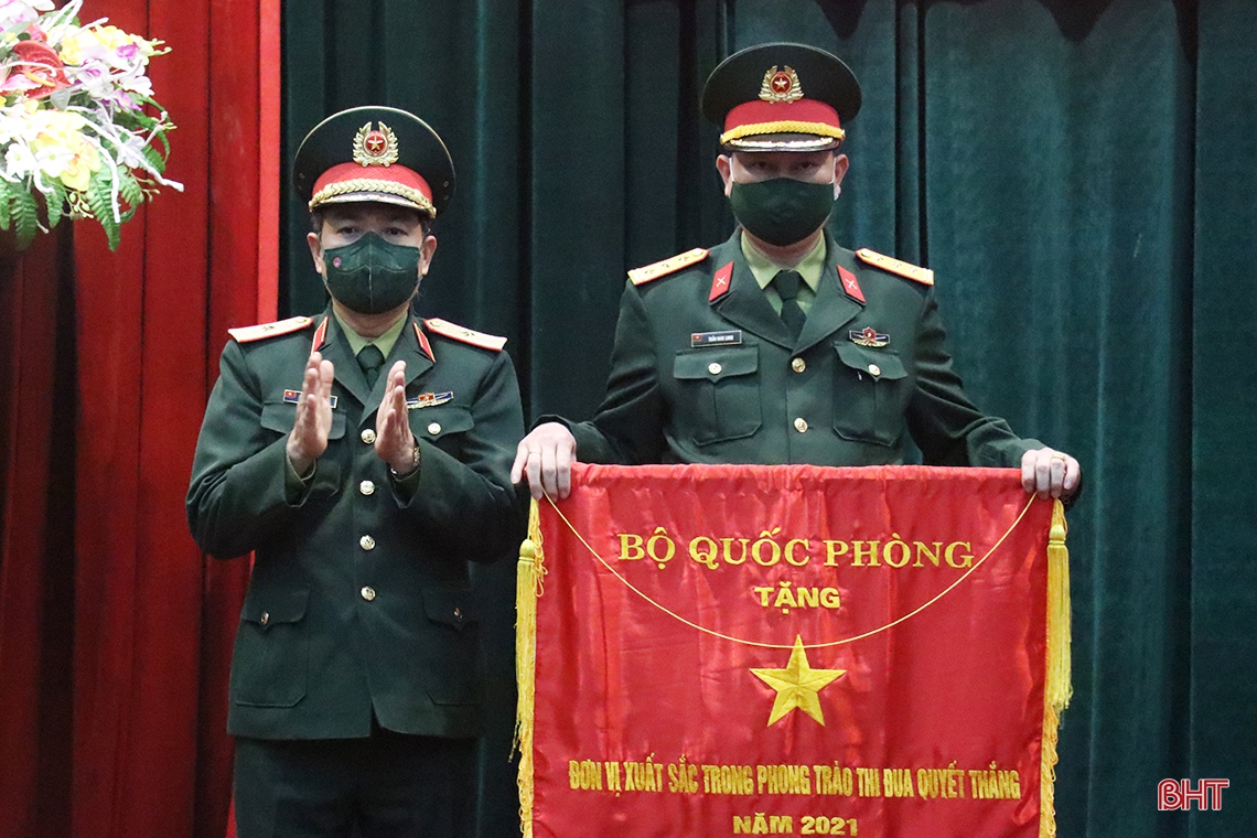 Giữ vững quốc phòng - an ninh, đảm bảo cho kinh tế - xã hội phát triển