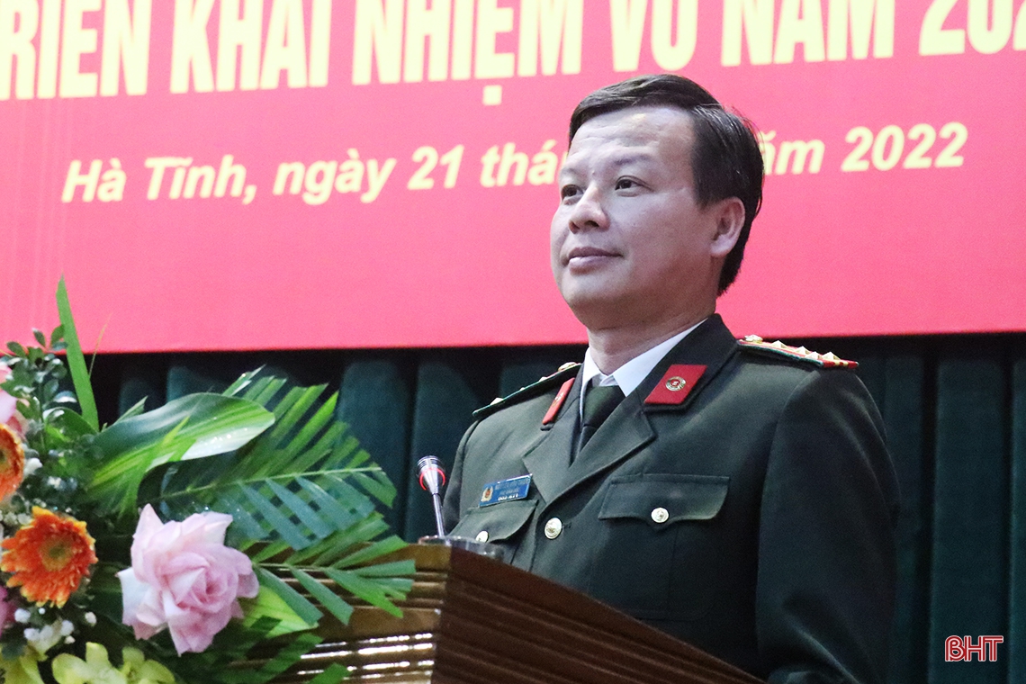 Giữ vững quốc phòng - an ninh, đảm bảo cho kinh tế - xã hội phát triển