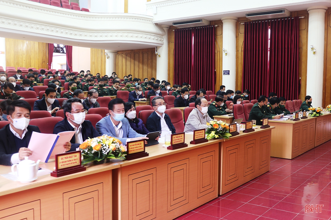 Giữ vững quốc phòng - an ninh, đảm bảo cho kinh tế - xã hội phát triển