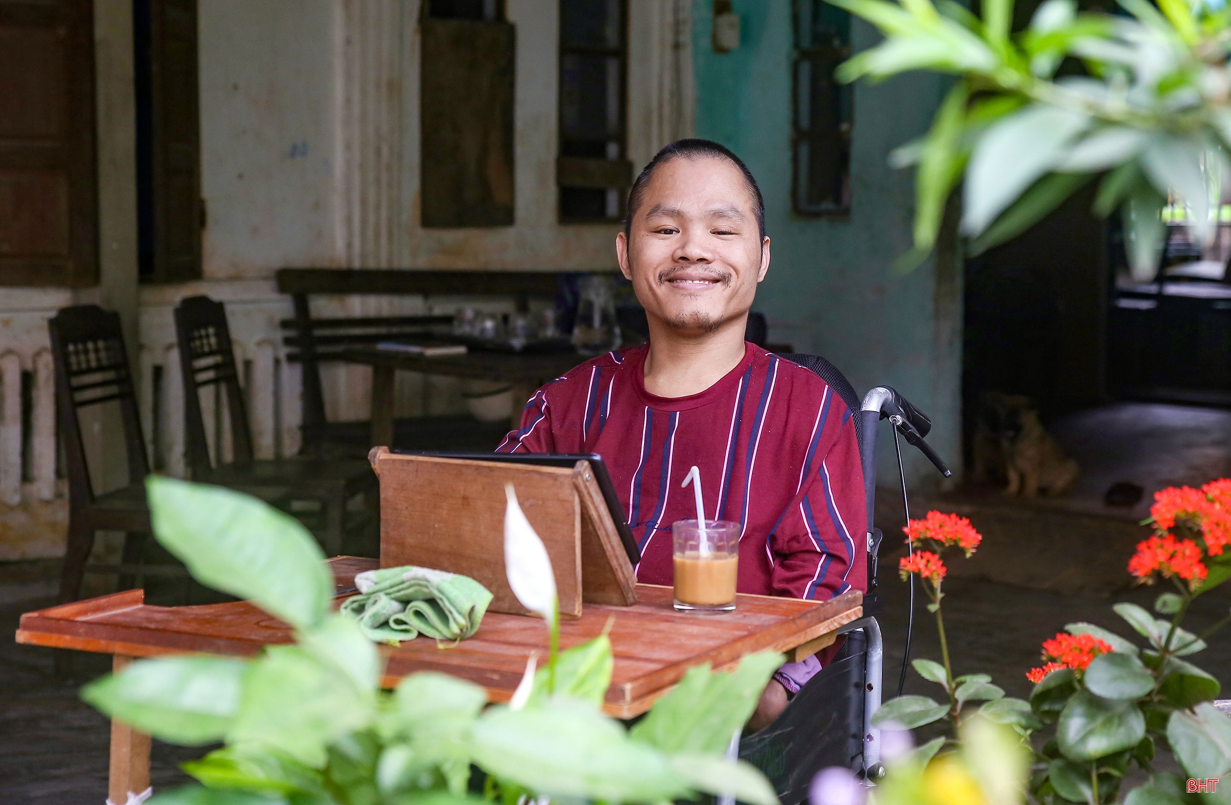 Chàng trai khuyết tật ở Hà Tĩnh lan tỏa lối sống tích cực trong cộng đồng