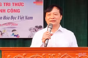 Những lá đơn của cán bộ quản lý xin trở về bục giảng ở Hà Tĩnh