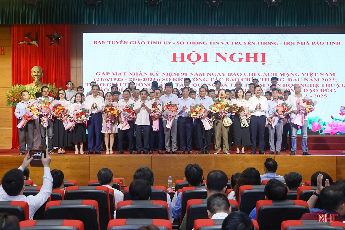Báo chí tích cực đồng hành với tỉnh trong thực hiện các nhiệm vụ chính trị