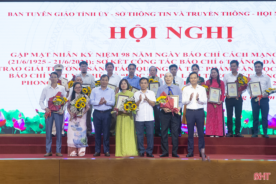 Báo chí tích cực đồng hành với tỉnh trong thực hiện các nhiệm vụ chính trị