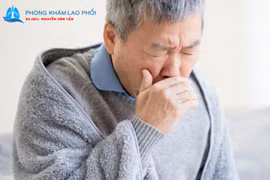 Ho kéo dài, sốt nhẹ về chiều: Cảnh giác với nguy cơ mắc lao phổi