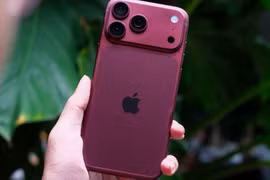iPhone 18 Đỏ Burgundy và xanh Băng Thanh liên tục lên kệ, sẵn hàng sau thời gian khan hiếm