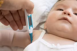 Trẻ mọc răng sốt bao nhiêu độ? Cha mẹ cần phân biệt đúng để tránh bỏ sót bệnh