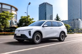 Ưu đãi 67,5 triệu đồng, miễn phí sạc: Bài toán đổi xe nhẹ hơn với VF MPV 7