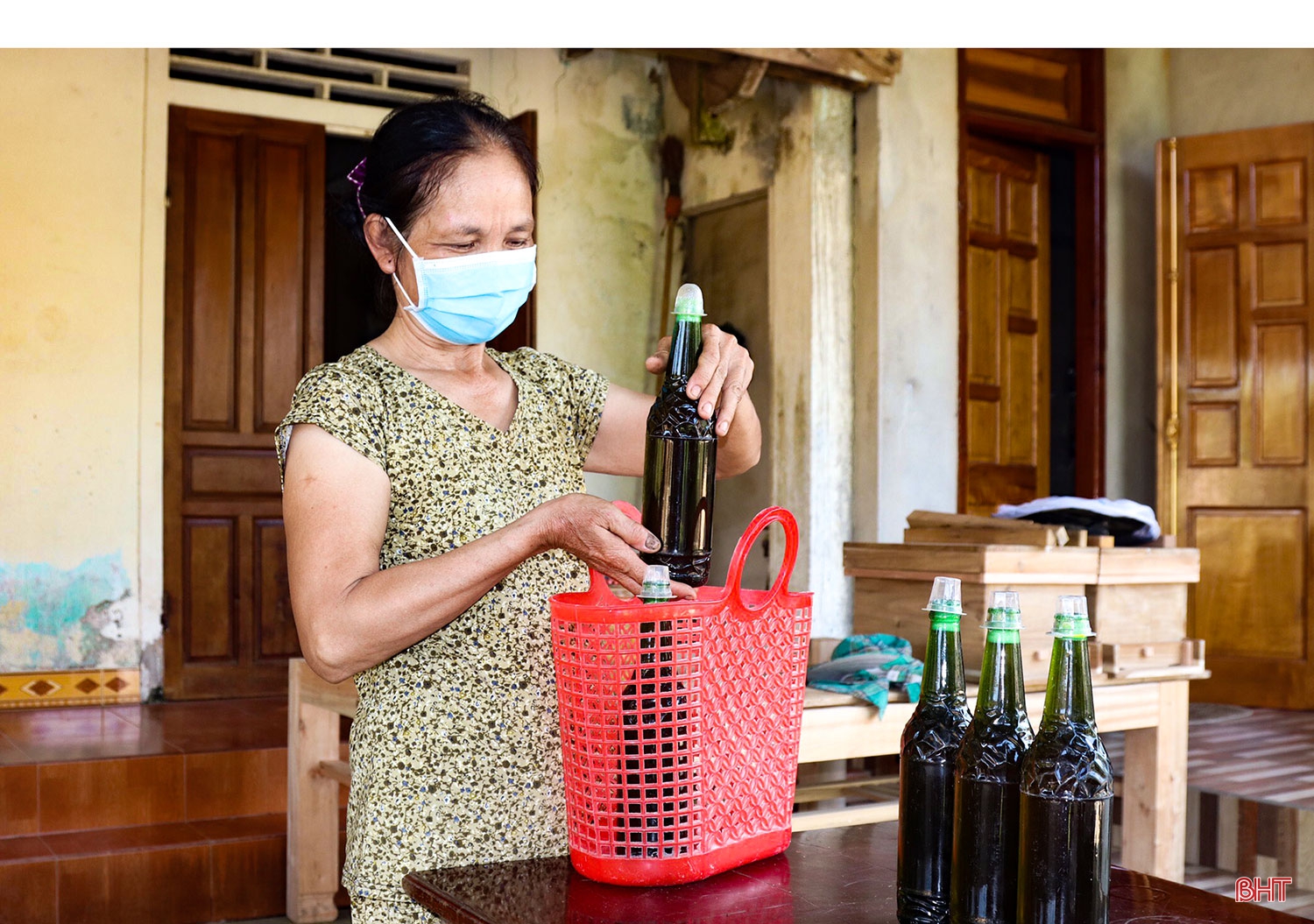Mùa gom mật ngọt ở miền sơn cước Vũ Quang