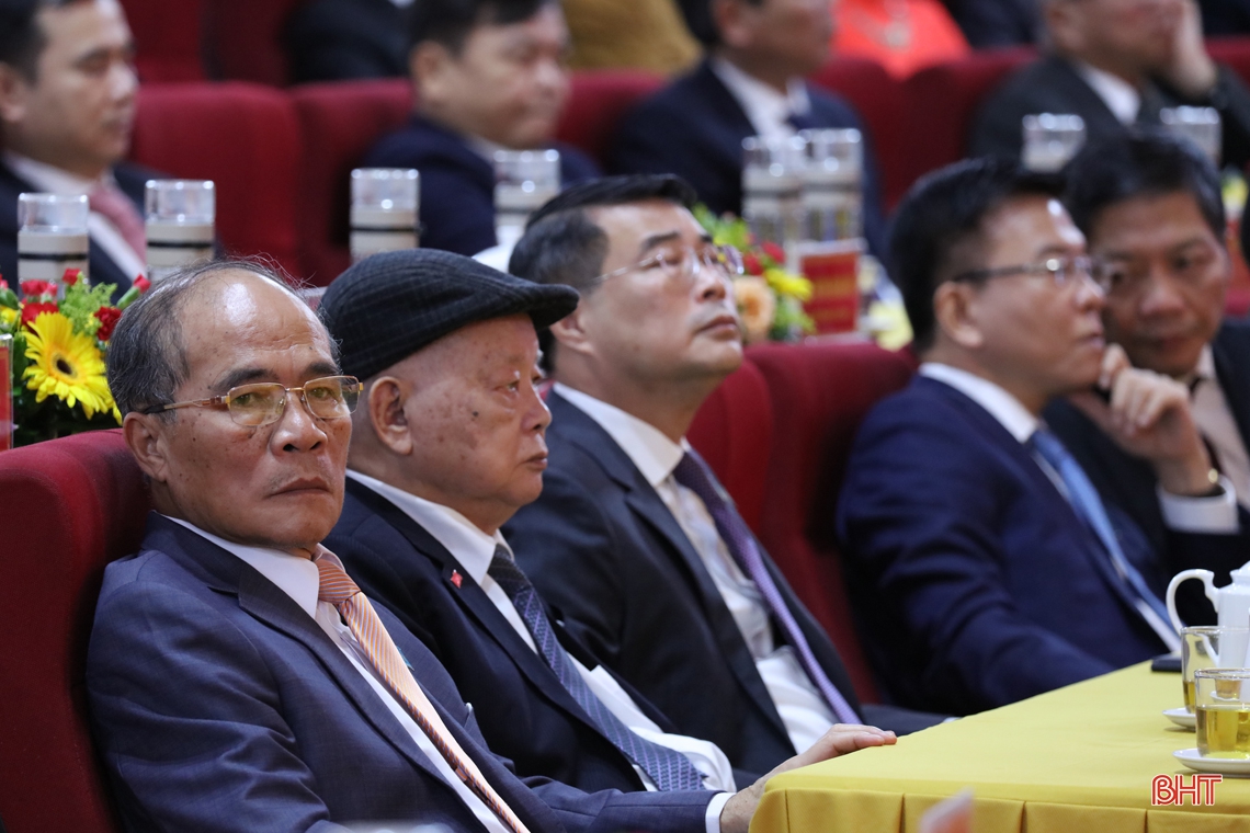 Hoàn thành phiên khai mạc Đại hội Đại biểu Đảng bộ tỉnh Hà Tĩnh lần thứ XIX