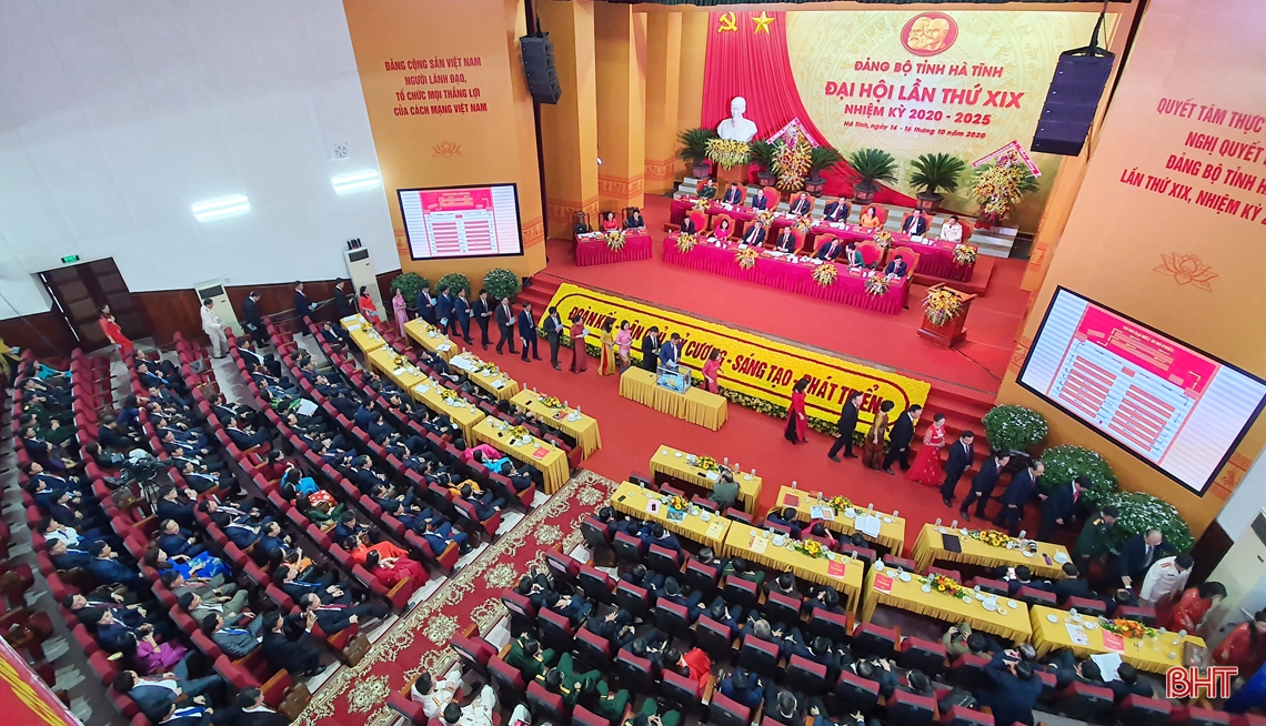 Toàn cảnh Đại hội Đảng bộ Hà Tĩnh lần thứ XIX, nhiệm kỳ 2020 - 2025