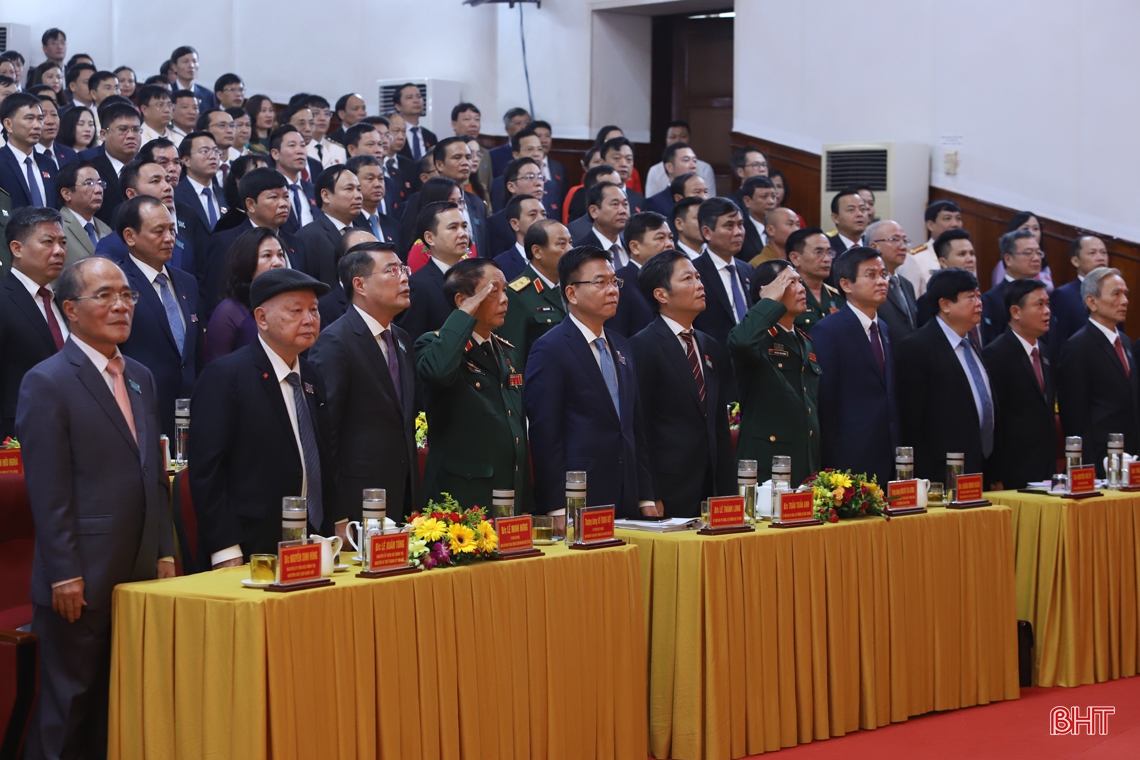 Các đồng chí lãnh đạo, nguyên lãnh đạo Đảng, Nhà nước dự Đại hội Đảng bộ tỉnh Hà Tĩnh lần thứ XIX
