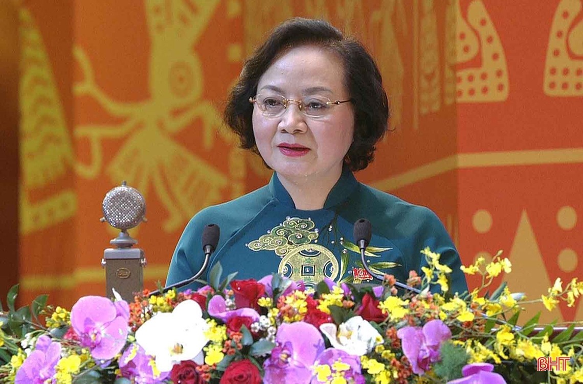 Đại biểu thảo luận các văn kiện Đại hội XIII