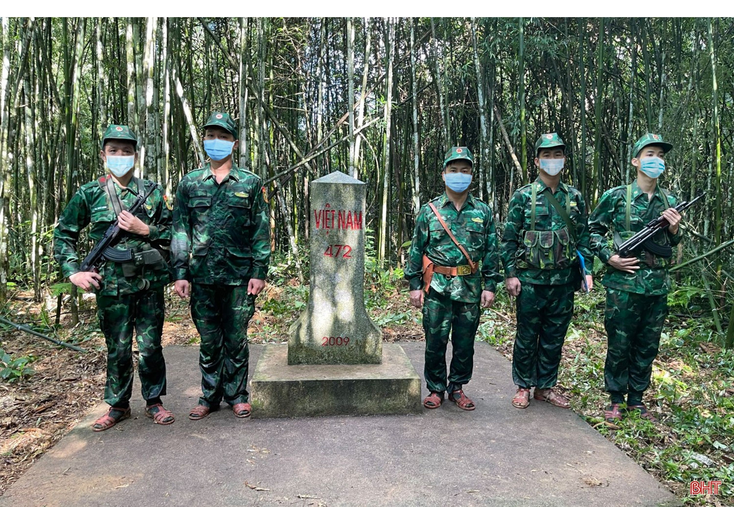 Tuần tra trên đỉnh Trường Sơn